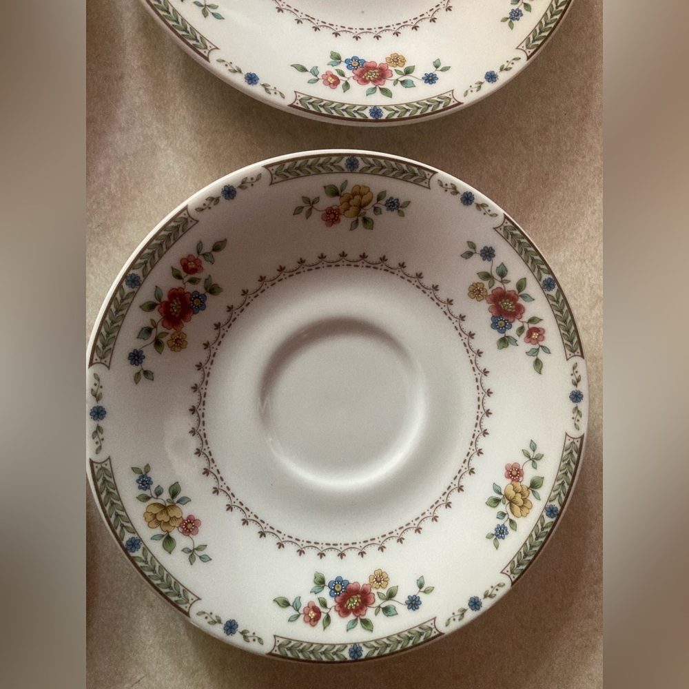 Royal Doulton Kingswood China 4 cup saucers. - Picture 3 of 7